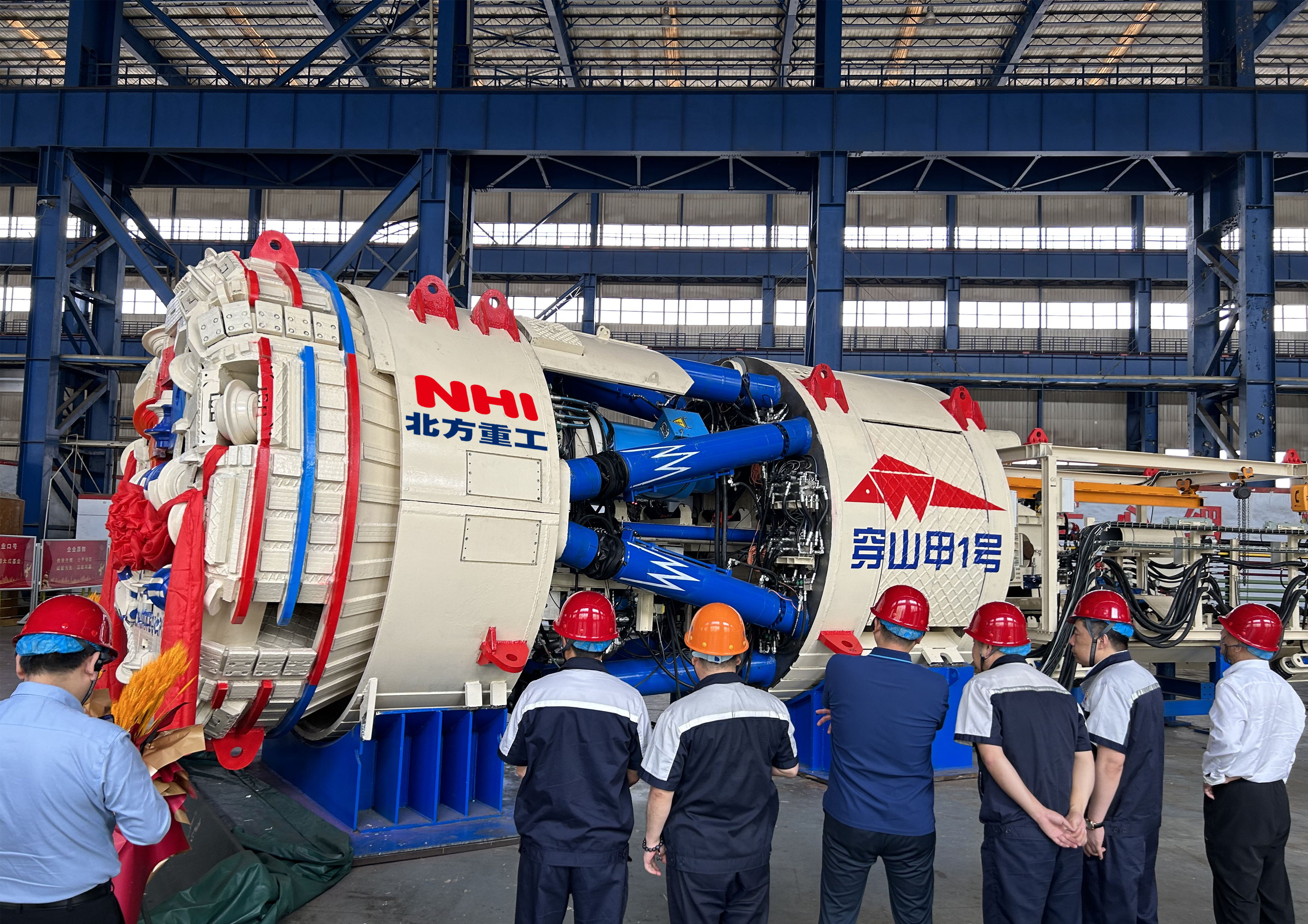 Small turning radius TBM (horizontal roadway)