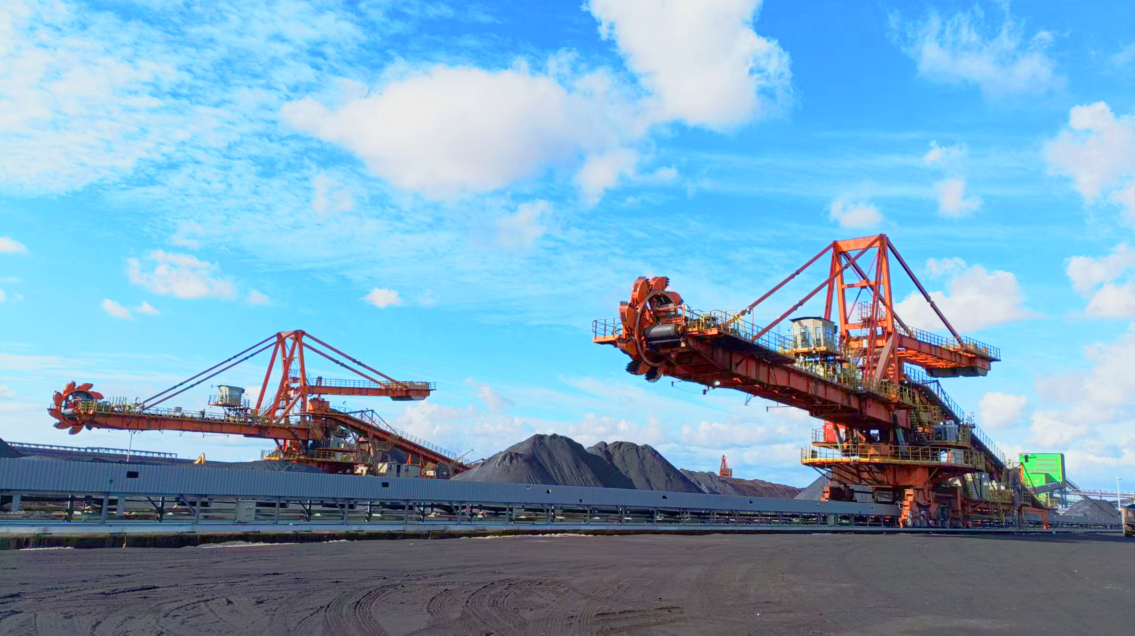 Boom-type Bucket-Wheel Stacker-Reclaimer
