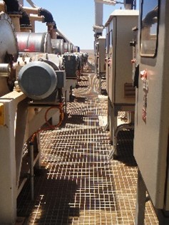 Permanent-magnet cylindrical magnetic separator